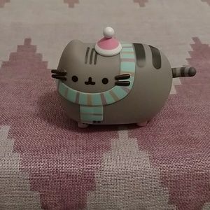 Pusheen figurine